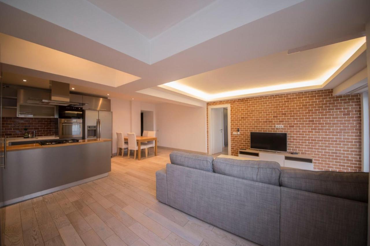 Unirii Center Apartments By Olala Homes Bukares Bagian luar foto